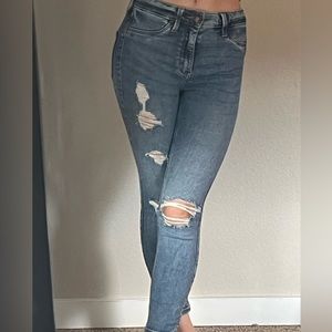 Dark blue xs skinny jeans from Hollister